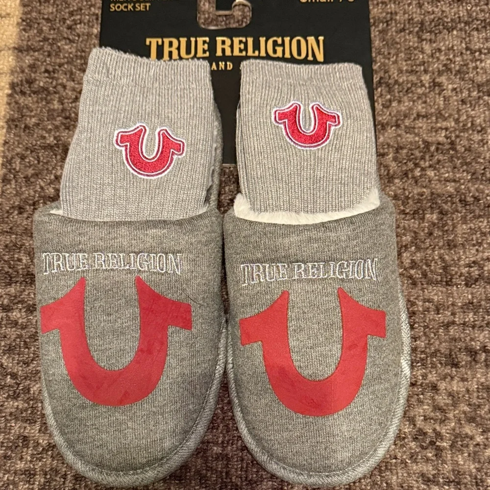 True Religion Gray and Red/Maroon Men's Sock and Slipper Set men’s Small 7-8